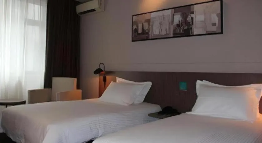 Bed in Jinjiang Inn Hangzhou Xihu Avenue Branch