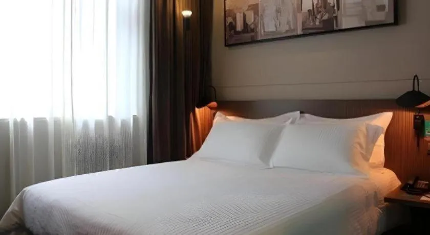 Bed in Jinjiang Inn Hangzhou Xihu Avenue Branch