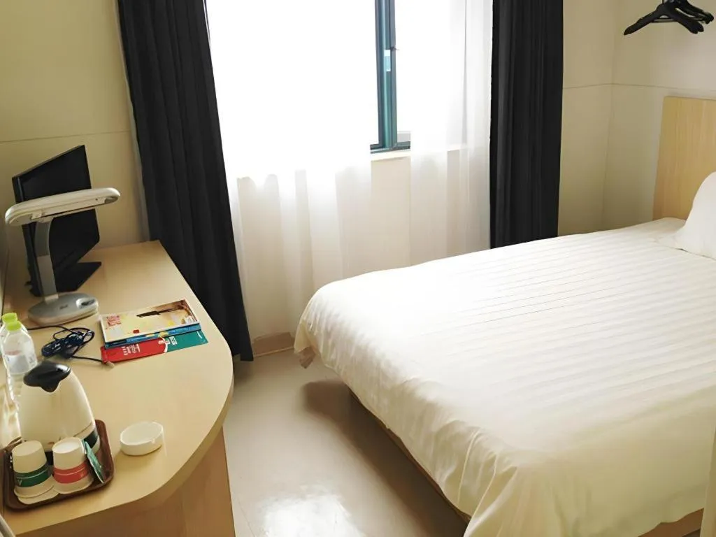 Bed in Jinjiang Inn Hangzhou Xihu Avenue Branch
