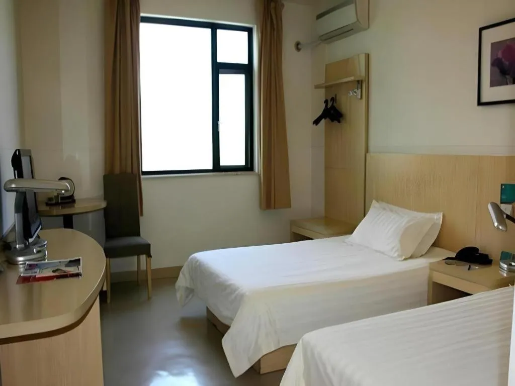 Bed in Jinjiang Inn Hangzhou Xihu Avenue Branch
