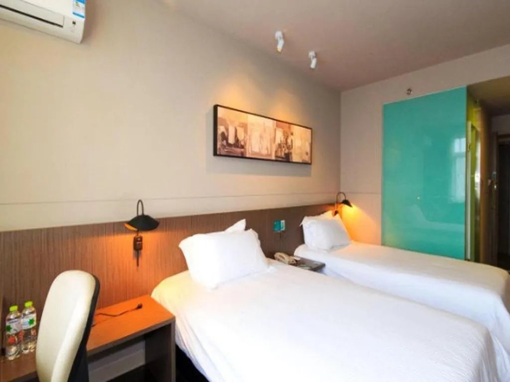 Bed in Jinjiang Inn Hangzhou Xihu Avenue Branch