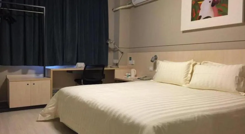 Bed in Jinjiang Inn Dalian Development Zone Liaoning Street