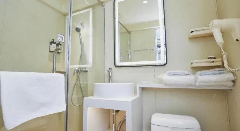 Jinjiang Inn Zhengzhou Railway Station Erqi Square Metro Station