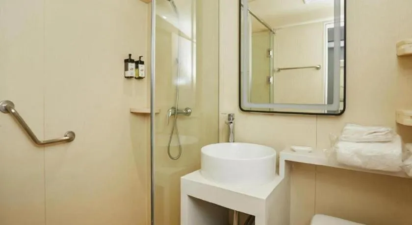 Jinjiang Inn Zhengzhou Railway Station Erqi Square Metro Station