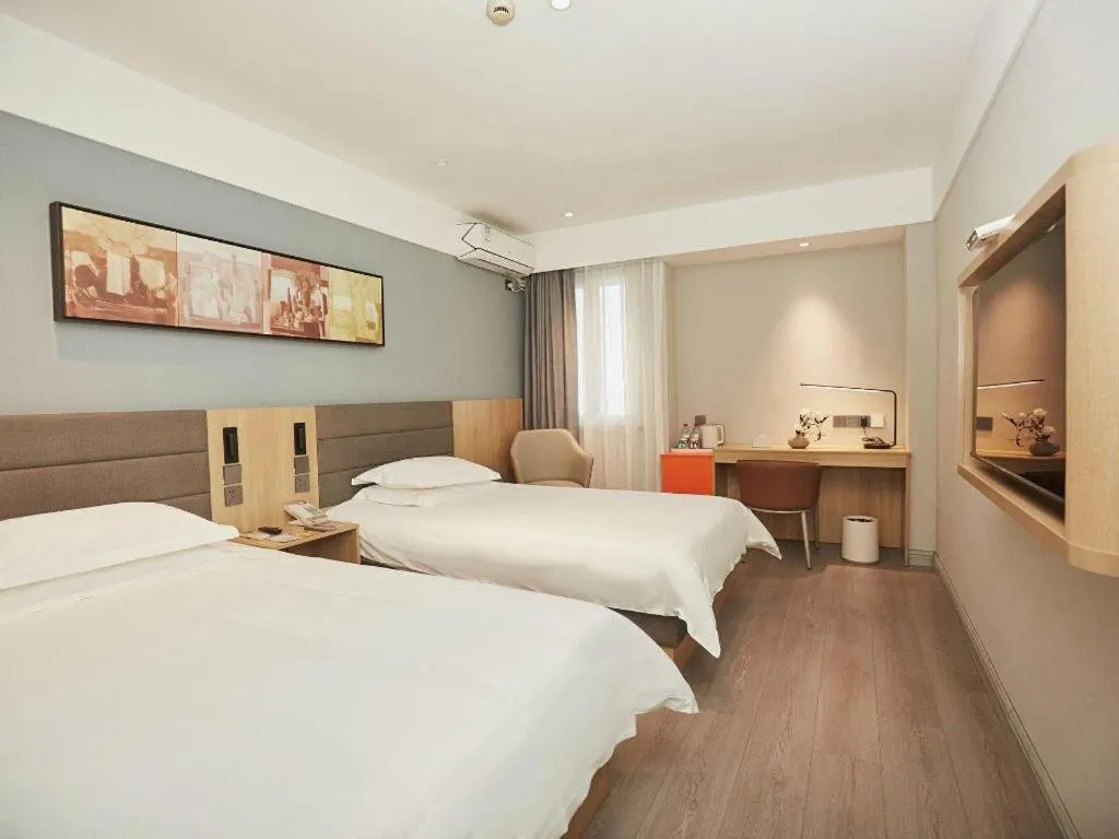 Bed in Jinjiang Inn Zhengzhou Railway Station Erqi Square Metro Station