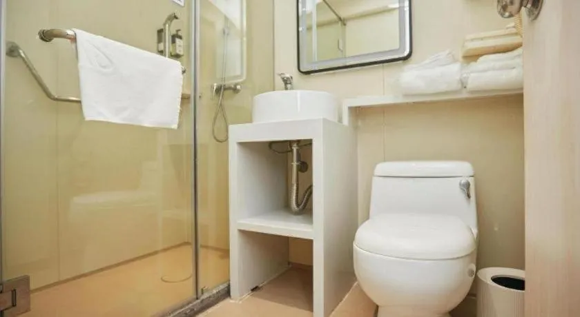 Jinjiang Inn Zhengzhou Railway Station Erqi Square Metro Station