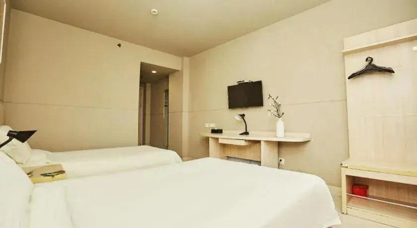 Bed in Jinjiang Inn Zhengzhou Railway Station Erqi Square Metro Station Bed in Jinjiang Inn Zhengzhou Railway Station Erqi Square Metro Station