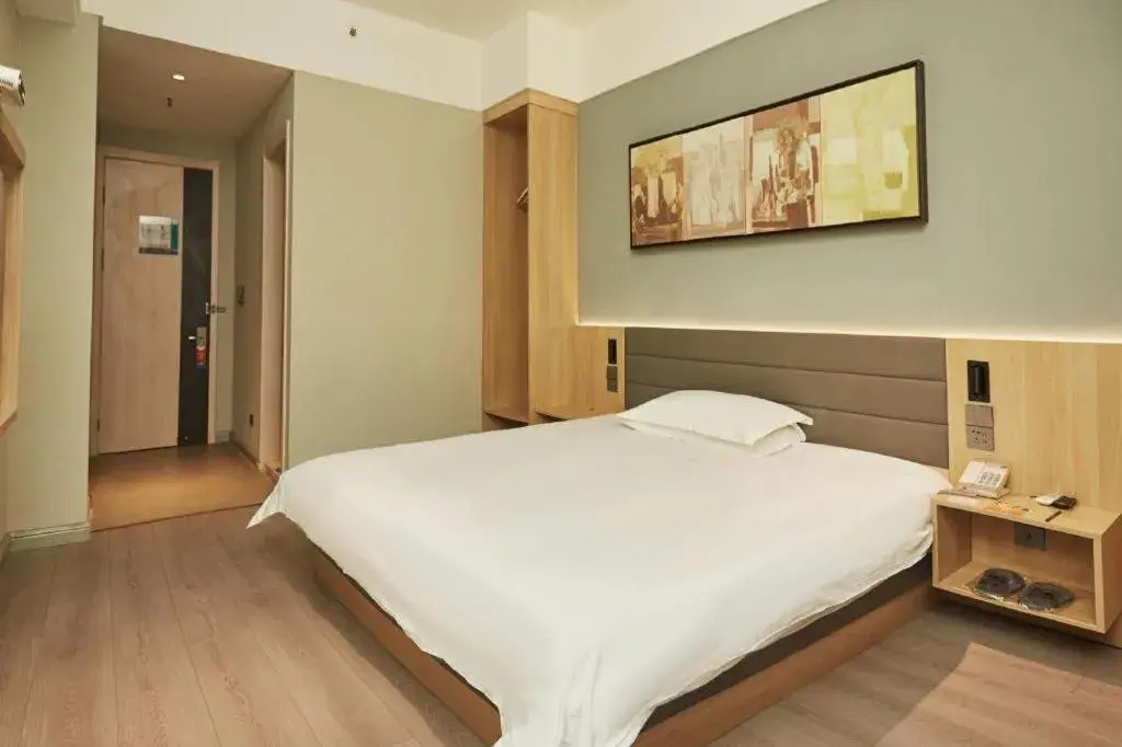 Bed in Jinjiang Inn Zhengzhou Railway Station Erqi Square Metro Station Bed in Jinjiang Inn Zhengzhou Railway Station Erqi Square Metro Station