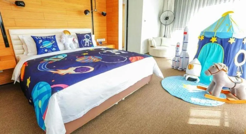 Bed in Himalayas Qingdao Hotel