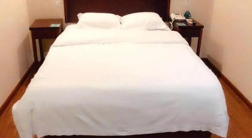 Bed in GreenTree Inn Huaian Lianshui Jindi International Garden Business Hotel