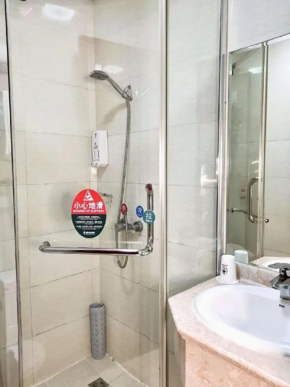 GreenTree Inn Shanghai South Railway Station Xujiahui Stadium Subway Station Shell Hotel