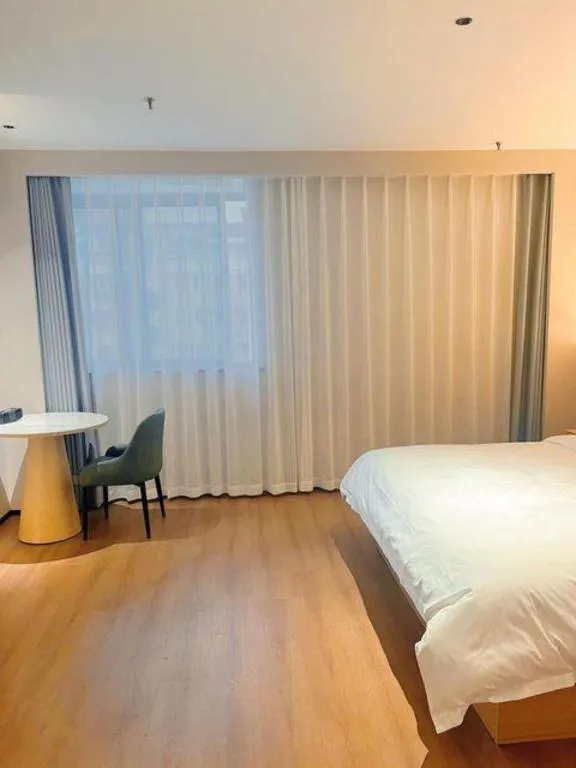 Bed in GreenTree Inn Wuxi Changjiang North Road Jincheng Road Express Hotel