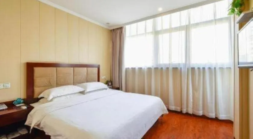 Bed in GreenTree Inn Wuxi Changjiang North Road Jincheng Road Express Hotel