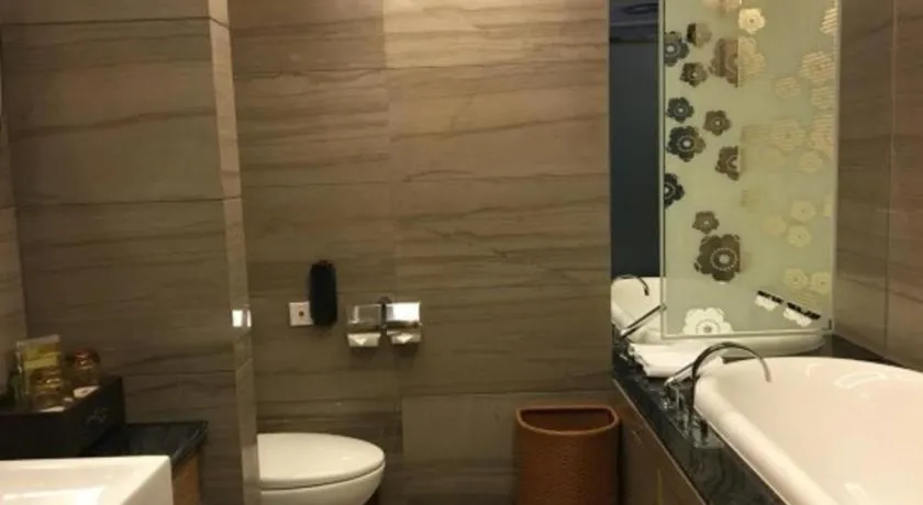 Zhangjiagang Zhonglian GDH International Hotel