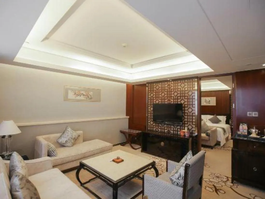 Zhangjiagang Zhonglian GDH International Hotel