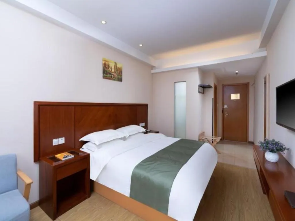 Bed in GreenTree Inn Shanghai Caohejing Development Zone Songjiang Park Jiuxin Road Business Hotel