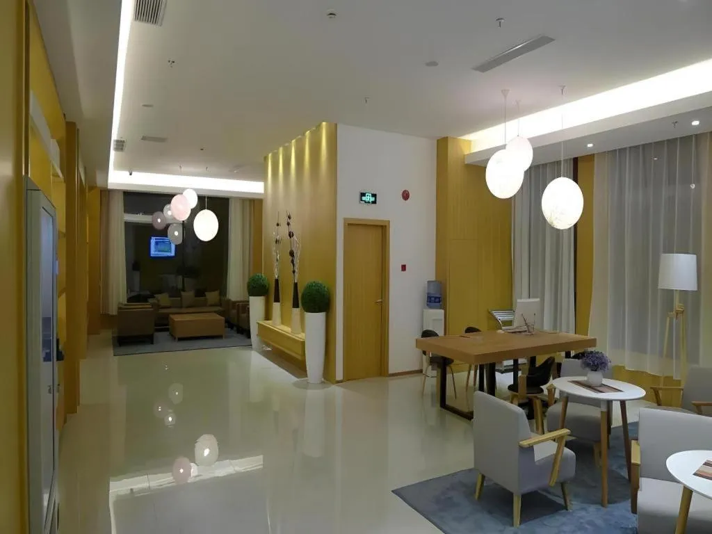GreenTree Inn Shanghai Caohejing Development Zone Songjiang Park Jiuxin Road Business Hotel
