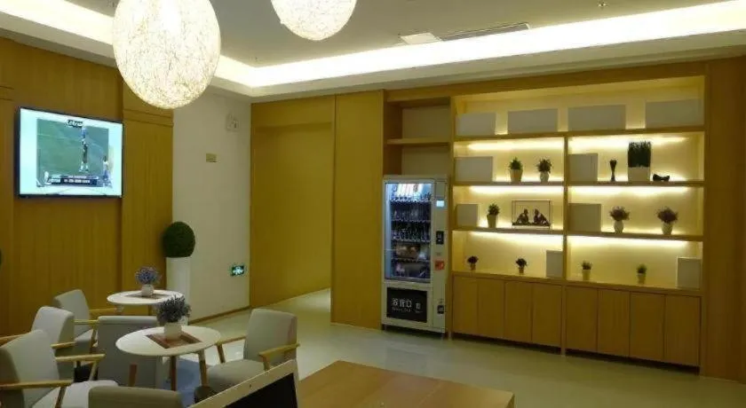 GreenTree Inn Shanghai Caohejing Development Zone Songjiang Park Jiuxin Road Business Hotel