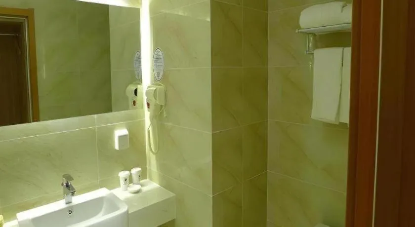 GreenTree Inn Shanghai Caohejing Development Zone Songjiang Park Jiuxin Road Business Hotel