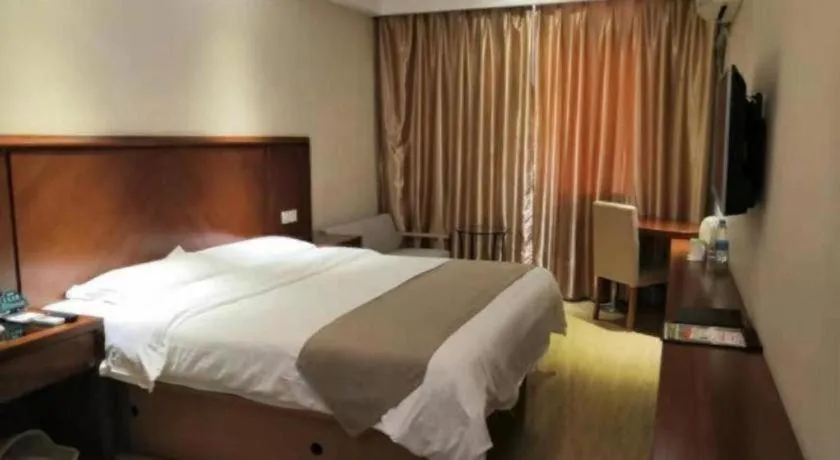 Bed in GreenTree Inn Shanghai Caohejing Development Zone Songjiang Park Jiuxin Road Business Hotel