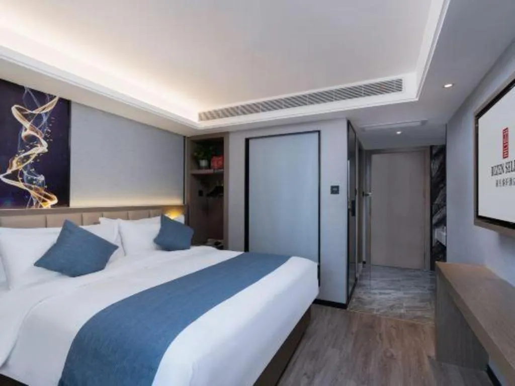 Bed in Nanning Prince Hotel