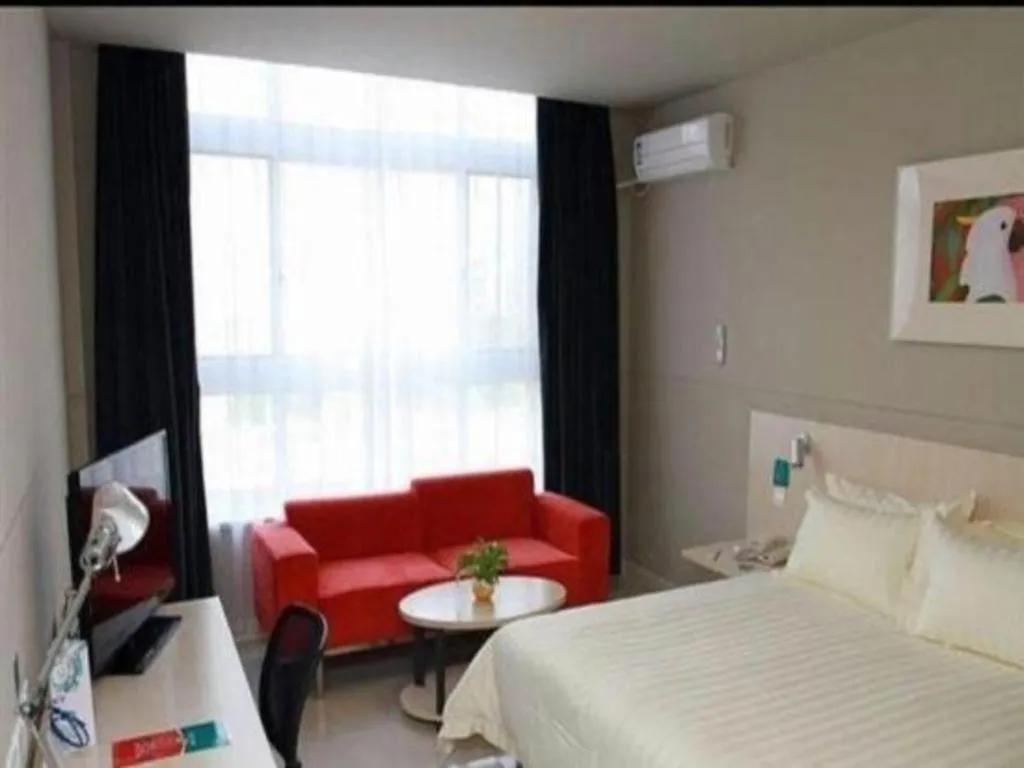 Bed in Jinjiang Inn Tai Zhou Xinghua Yingwu Bridge Branch