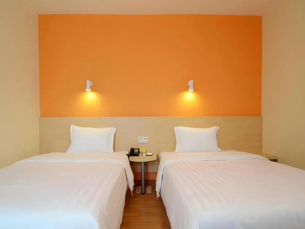 Bed in 7 Days Inn Guangzhou Dongfeng East Road Yangji Metro Station
