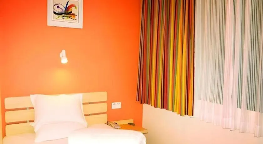 Bed in 7 Days Inn Guangzhou Dongfeng East Road Yangji Metro Station