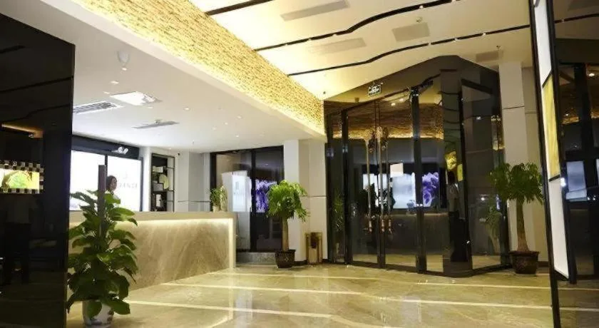 Lavande Hotel Wuhan Huanghelou Branch
