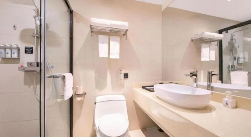 Lavande Hotel Wuhan Huanghelou Branch