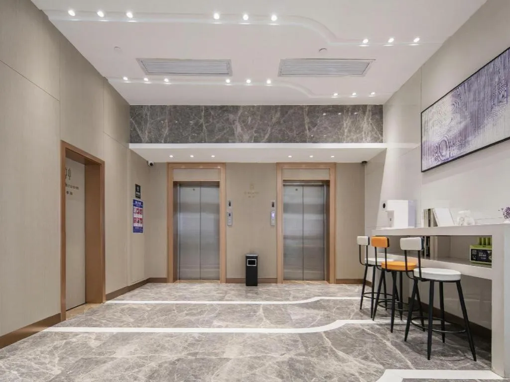 Lavande Hotel Wuhan Huanghelou Branch