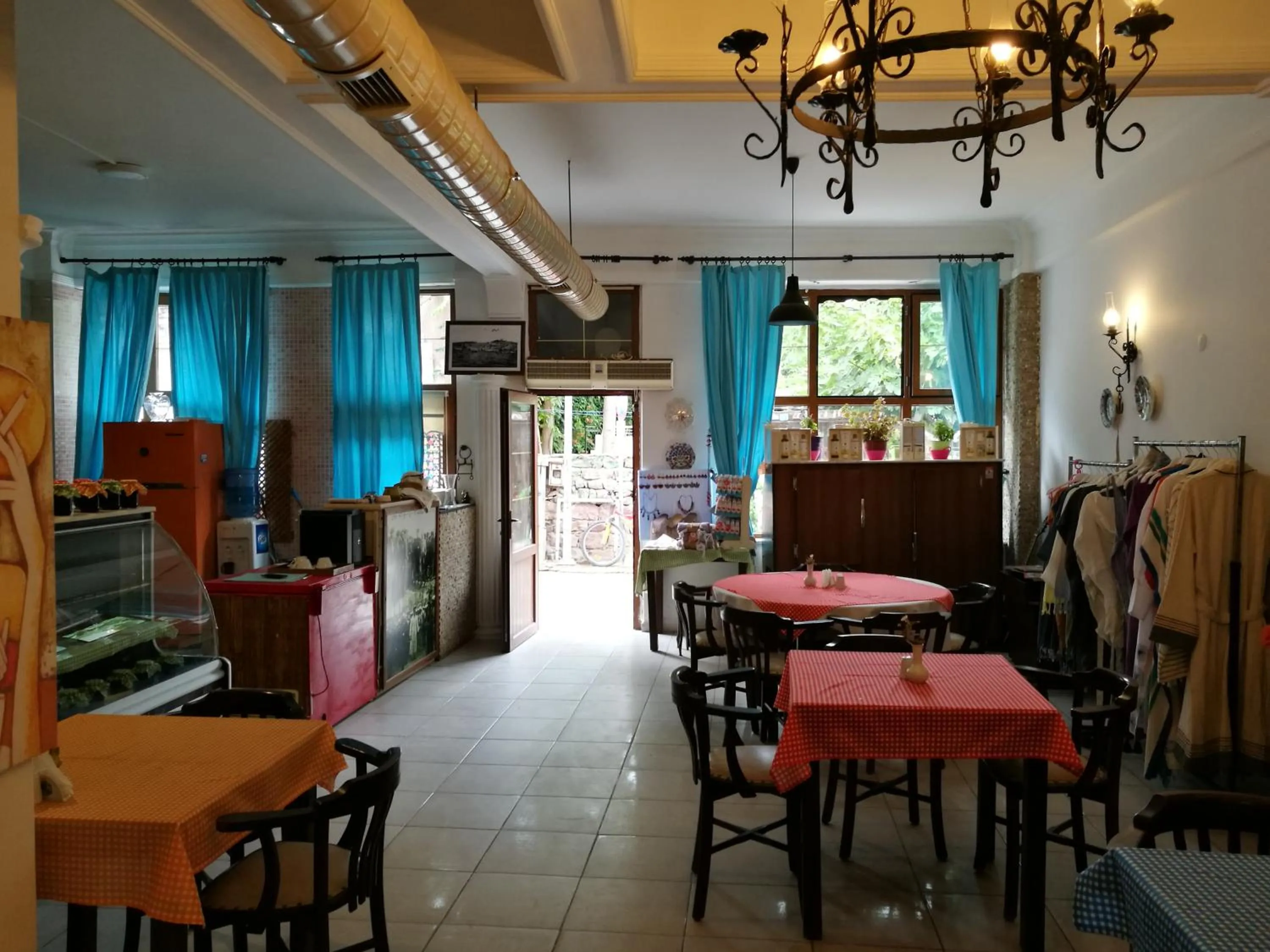 Restaurant/places to eat in Setenay otel