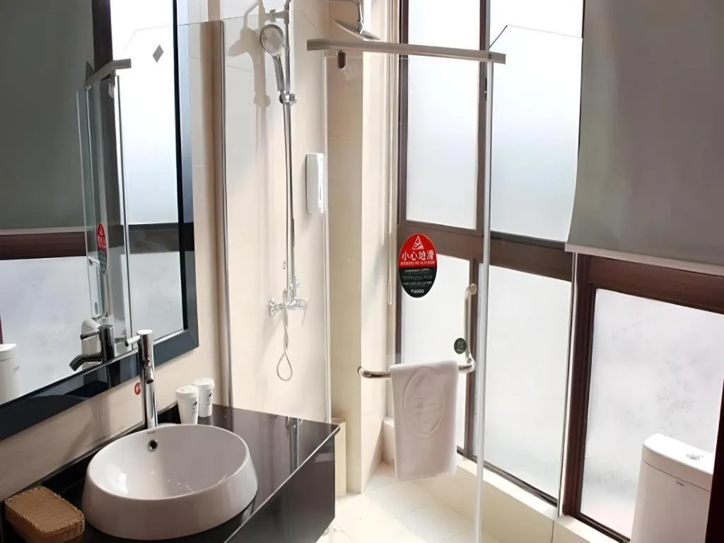 GreenTree Inn Jiangxi Nanchang XianGYAng Road Lianxi Road Business Hotel