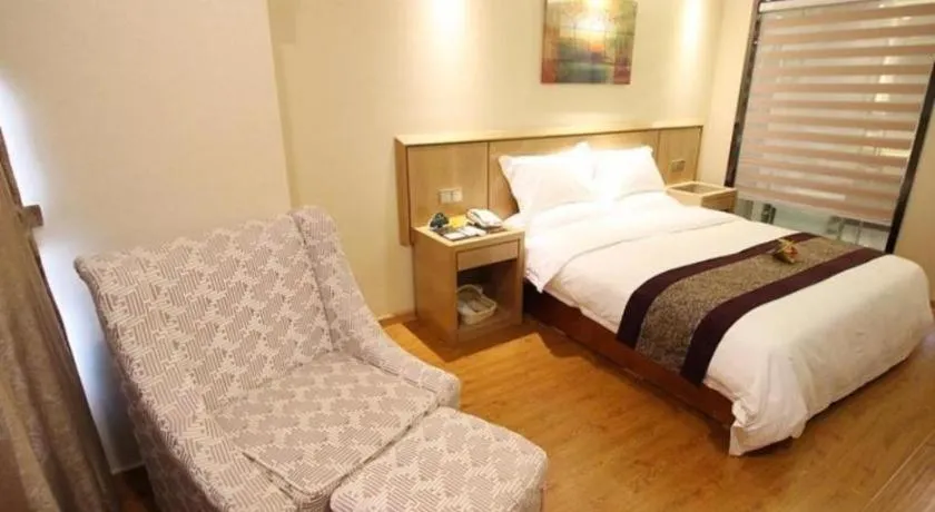 Bed in GreenTree Inn Jiangsu Wuxi Huishan High-Speed Rail Qianzhou Chongwen Road Business Hotel