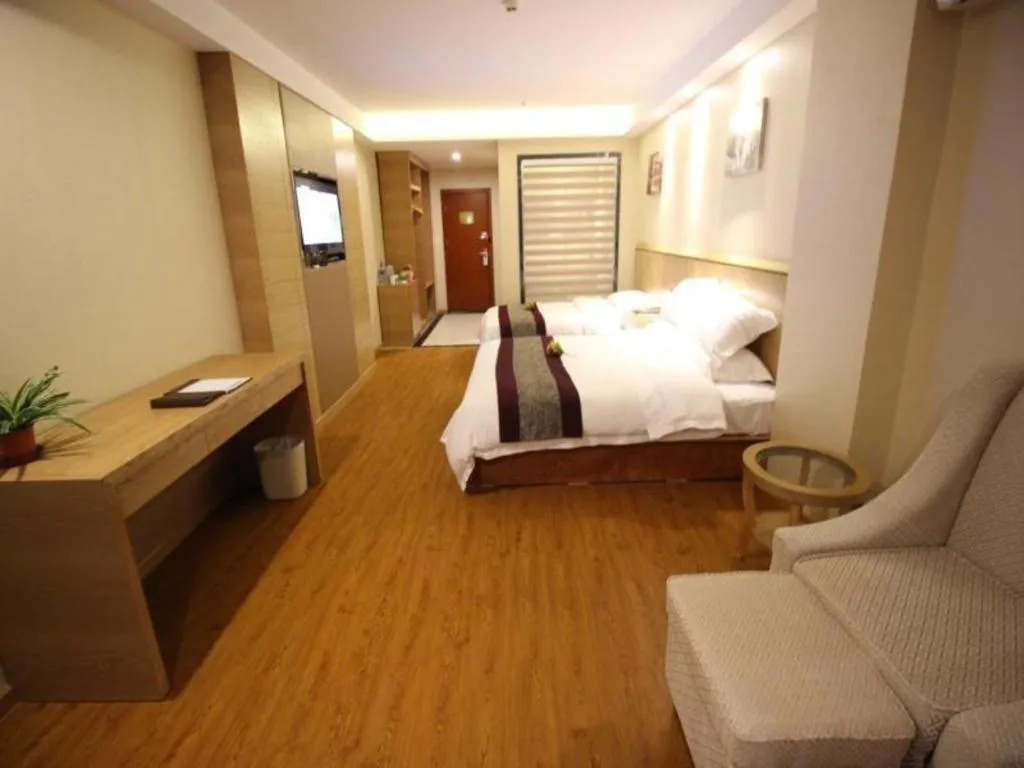 Bed in GreenTree Inn Jiangsu Wuxi Huishan High-Speed Rail Qianzhou Chongwen Road Business Hotel
