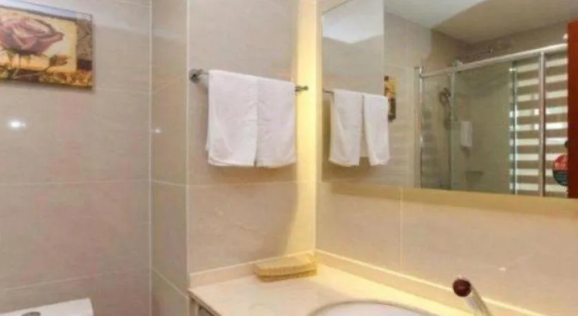 GreenTree Inn Jiangsu Wuxi Huishan High-Speed Rail Qianzhou Chongwen Road Business Hotel