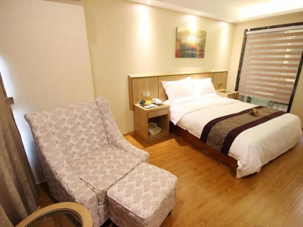 Bed in GreenTree Inn Jiangsu Wuxi Huishan High-Speed Rail Qianzhou Chongwen Road Business Hotel