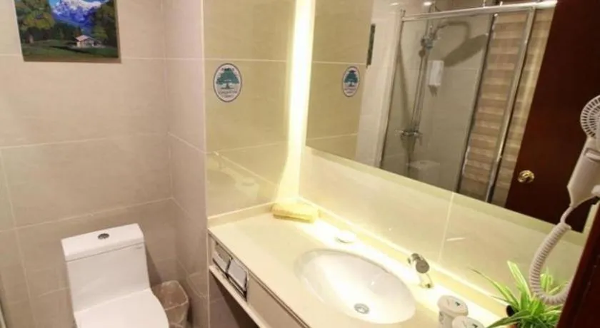 GreenTree Inn Jiangsu Wuxi Huishan High-Speed Rail Qianzhou Chongwen Road Business Hotel