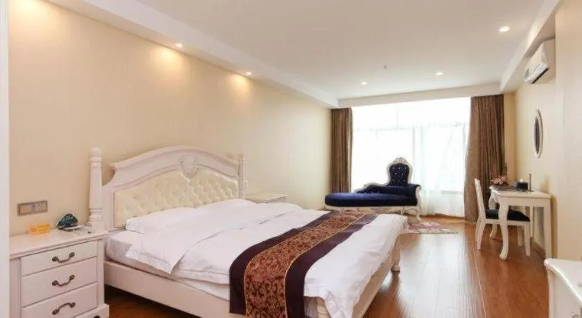 Bed in GreenTree Inn Jiangsu Wuxi Huishan High-Speed Rail Qianzhou Chongwen Road Business Hotel