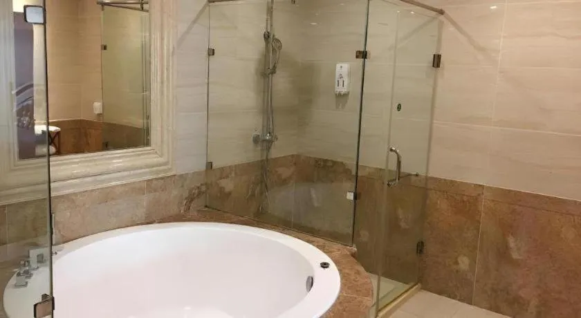 GreenTree Inn Jiangsu Wuxi Huishan High-Speed Rail Qianzhou Chongwen Road Business Hotel