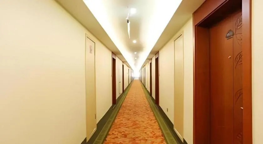 GreenTree Inn Jiangsu Wuxi Huishan High-Speed Rail Qianzhou Chongwen Road Business Hotel