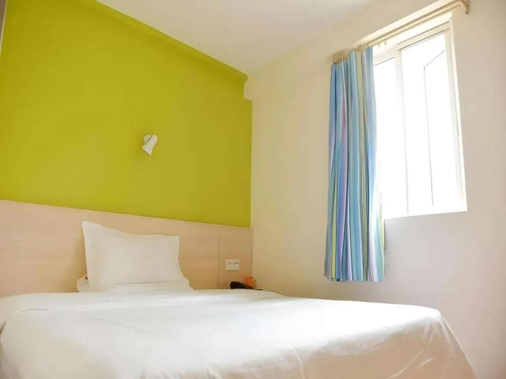 Bed in 7 Days Inn Chengdu Sichuan University South Railway Station