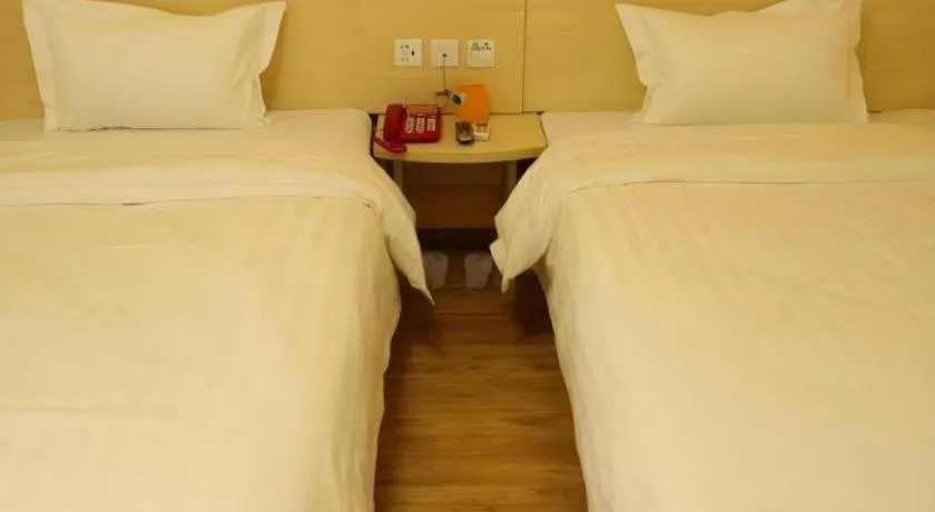 Bed in 7 Days Inn Chengdu Sichuan University South Railway Station