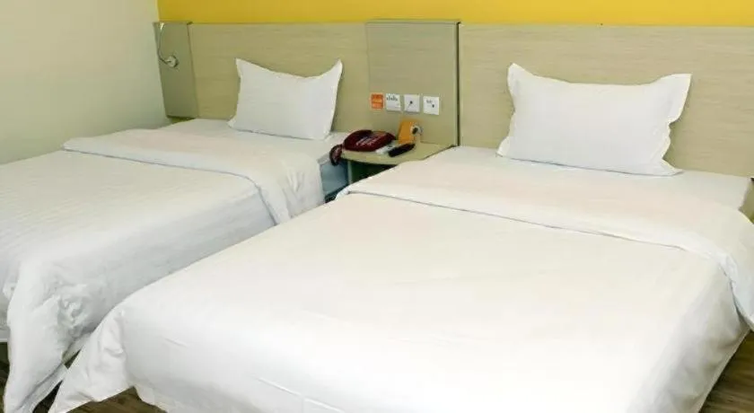 Bed in 7 Days Inn Chengdu Sichuan University South Railway Station