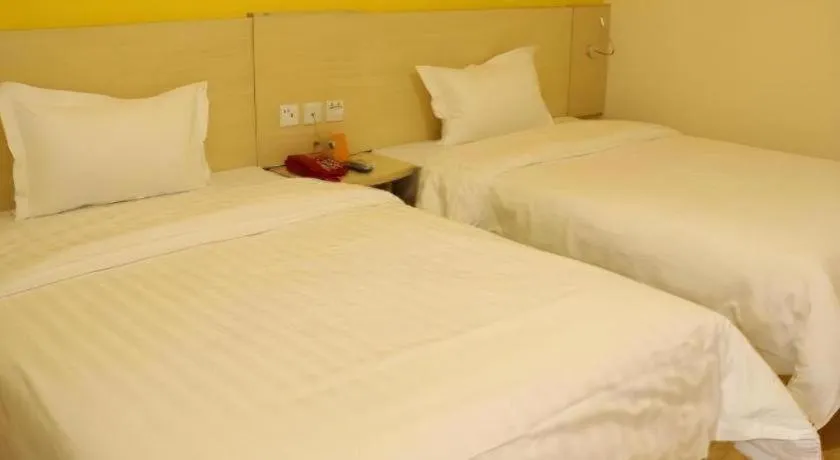 Bed in 7 Days Inn Chengdu Sichuan University South Railway Station