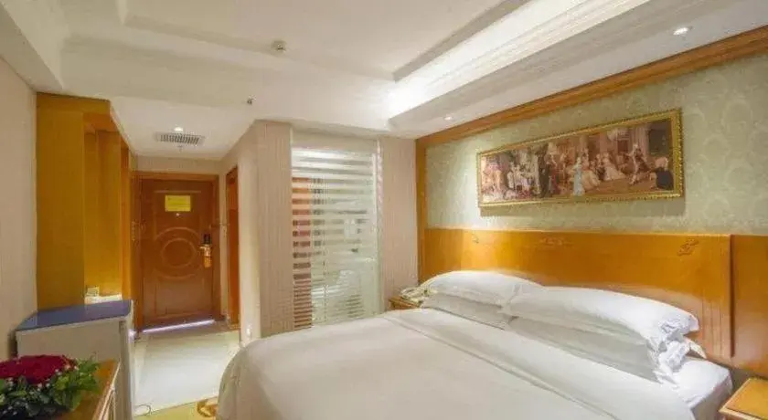 Bed in Vienna Hotel Guangxi Yangshuo Impression Bed in Vienna Hotel Guangxi Yangshuo Impression