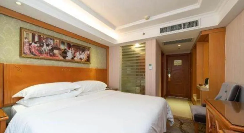 Bed in Vienna Hotel Guangxi Yangshuo Impression