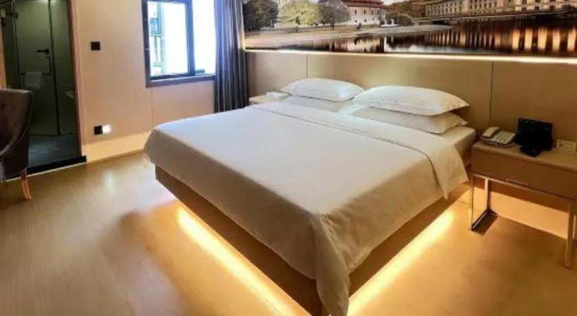 Bed in Vienna Hotel Guangxi Yangshuo Impression