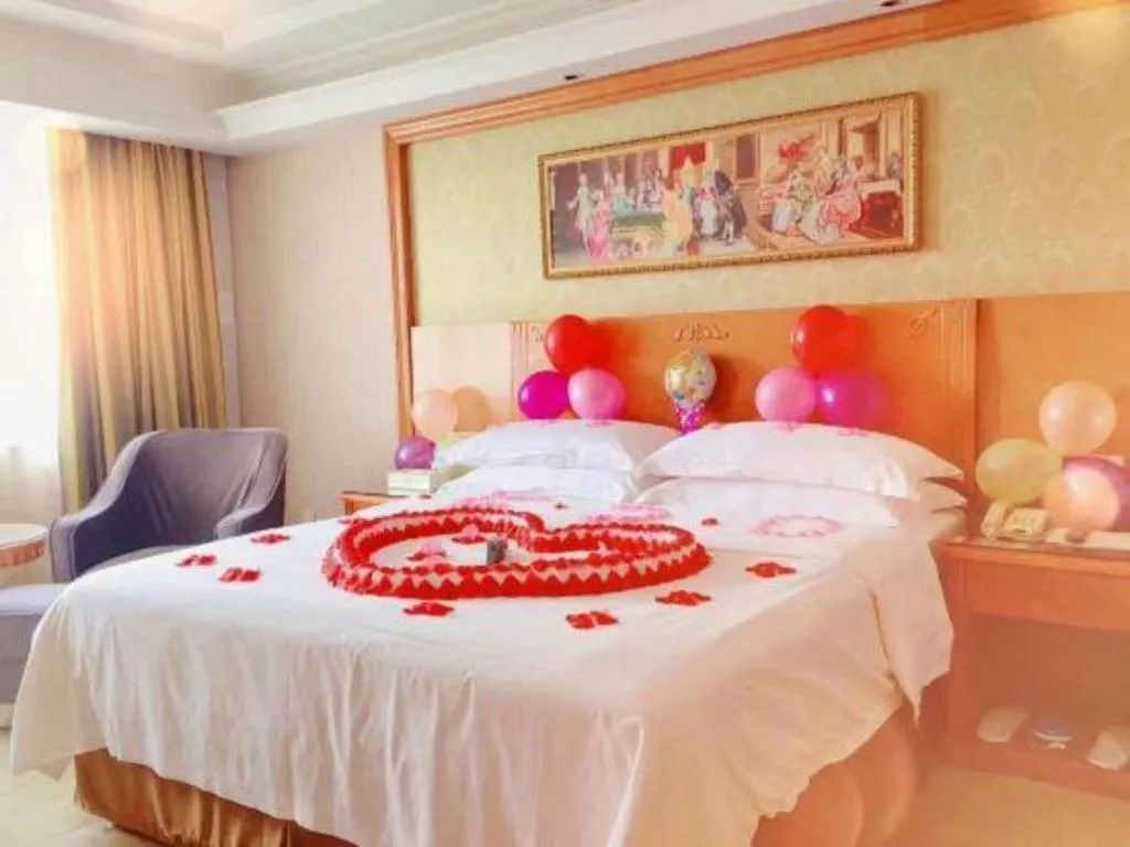 Bed in Vienna Hotel Guangxi Yangshuo Impression