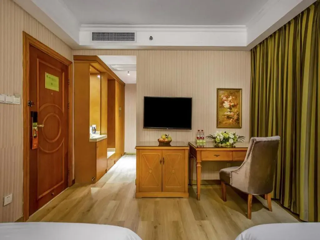 Bed in Vienna Hotel Guangxi Yangshuo Impression Bed in Vienna Hotel Guangxi Yangshuo Impression